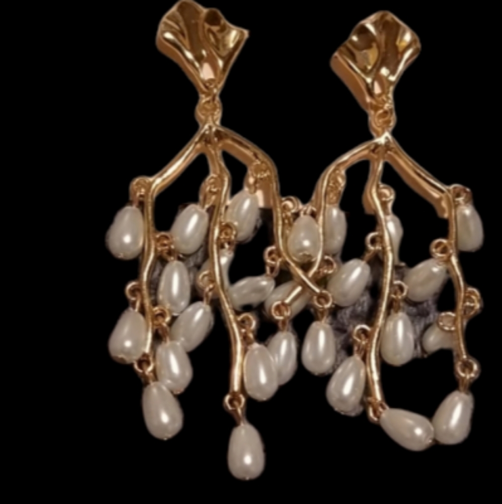 Pearl Earrings - Picture 1 of 3